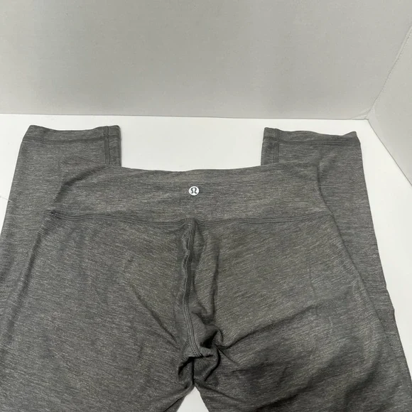 Lululemon Grey Size 6 Women’s Short Leggings, waist 28”, inseam 23”, length - Picture 7 of 14